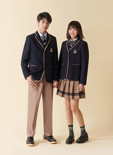 校服